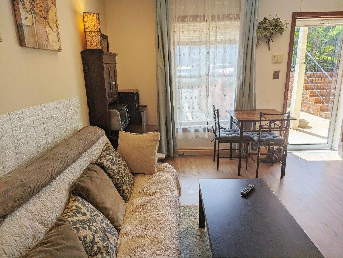 Uptown Area, Cozy King Suite, Quiet And Private, Free Parking, Walk To Restaurants Charlotte Exterior foto